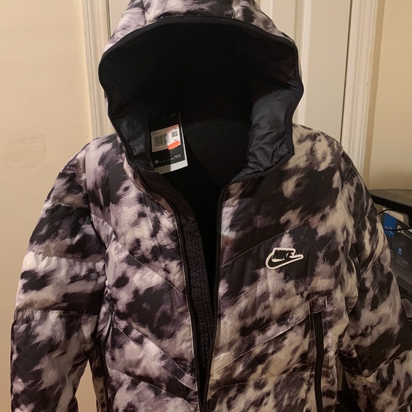 Nike Other - Nike black n white camouflage coat